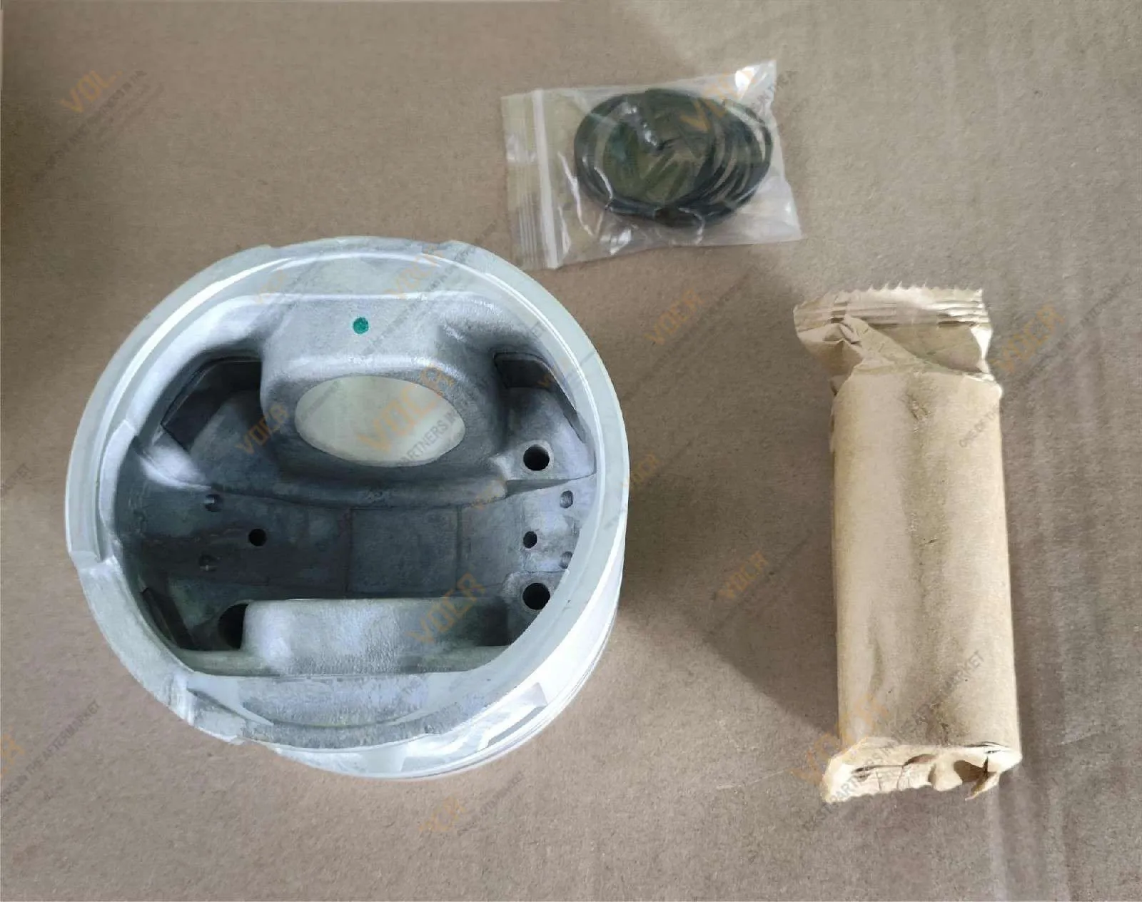 Piston assembly 12010-2S606